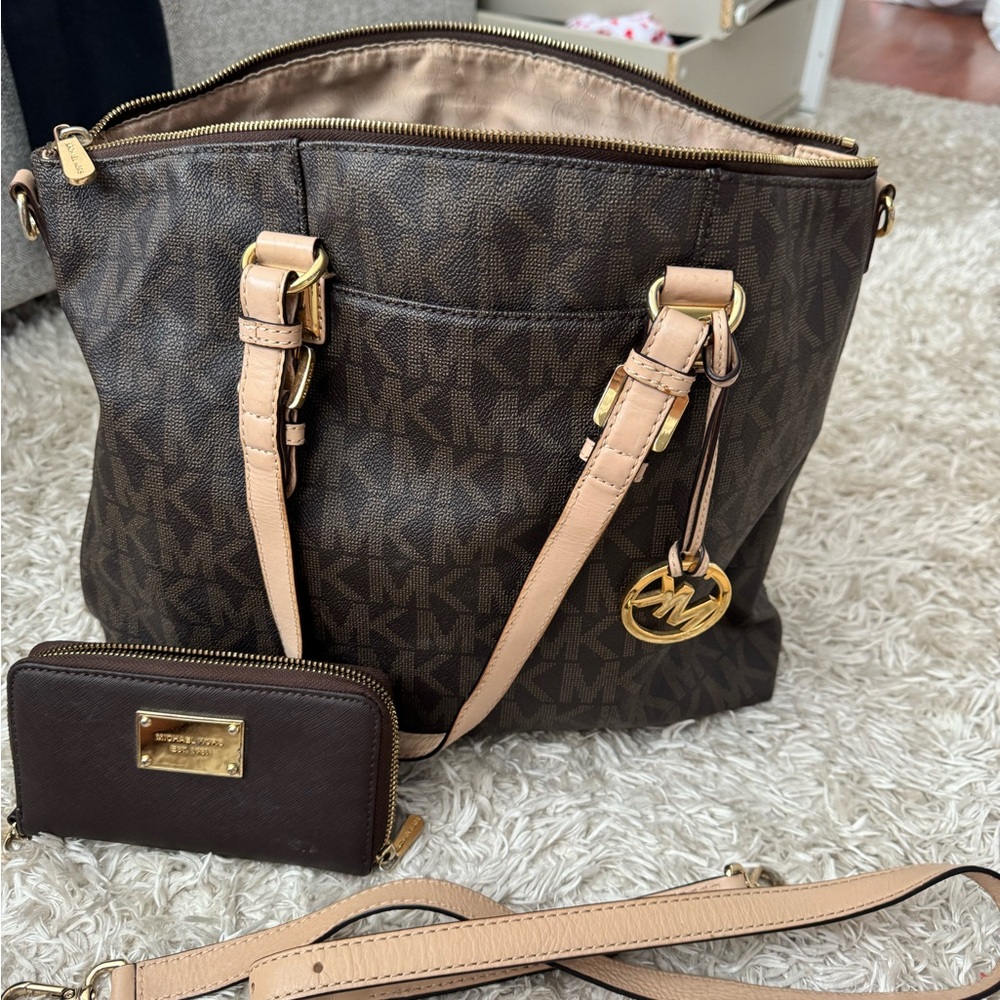 michael kors purse and wallet